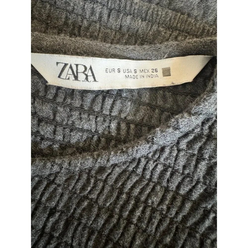 2/$30 Zara Gray Smocked Top Small, Ruffle Sleeves, Polyester Cotton Blend